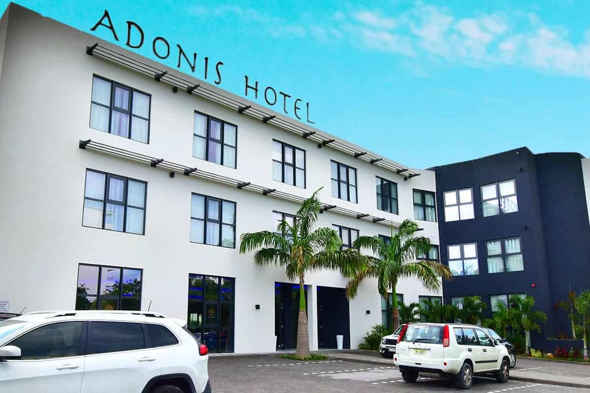 Willkommen im Adonis Hotel auf Saint Martin