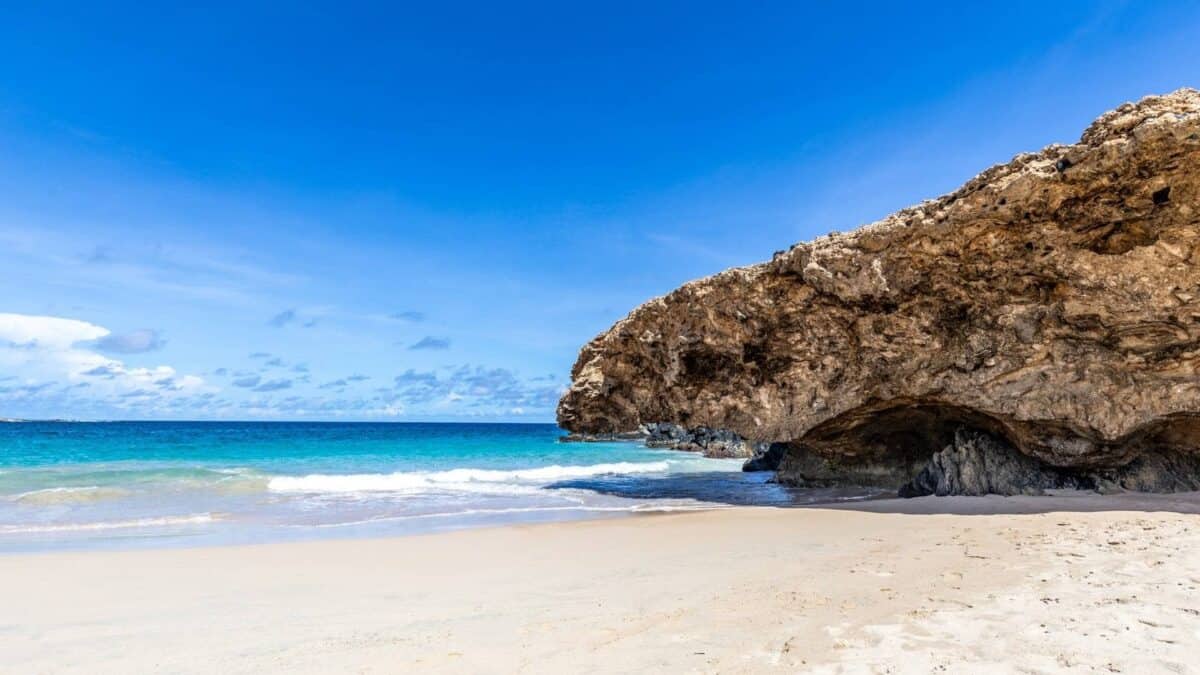Herrliche Strände entdecken mit Aruba Tours.