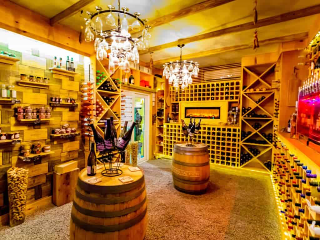 Weinabteilung im Chez Bubba Bistro auf Saba