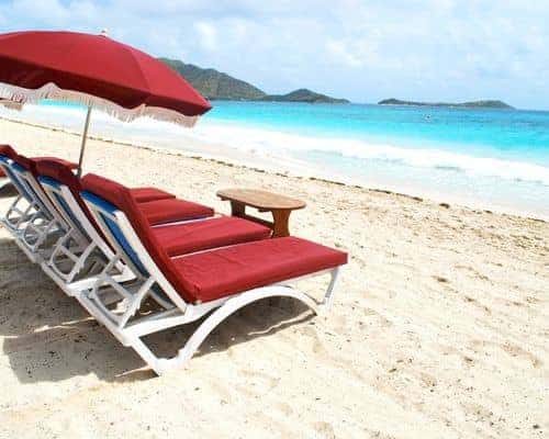 Relax at Orient Bay Beach - Sehenswürdigkeiten der Karibik
