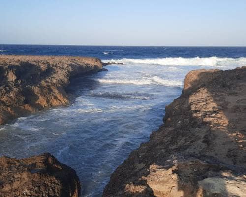 Beindruckende Panoramen finden sich in Arubas Norden ein echtes Highlight der Karibik sind die Naturgewalten des Meeres.