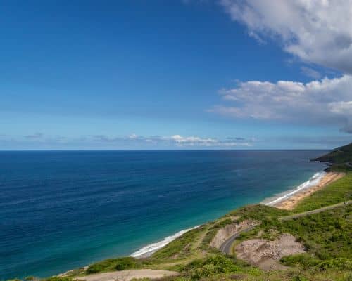 Die Küste von St. Kitts und Nevis