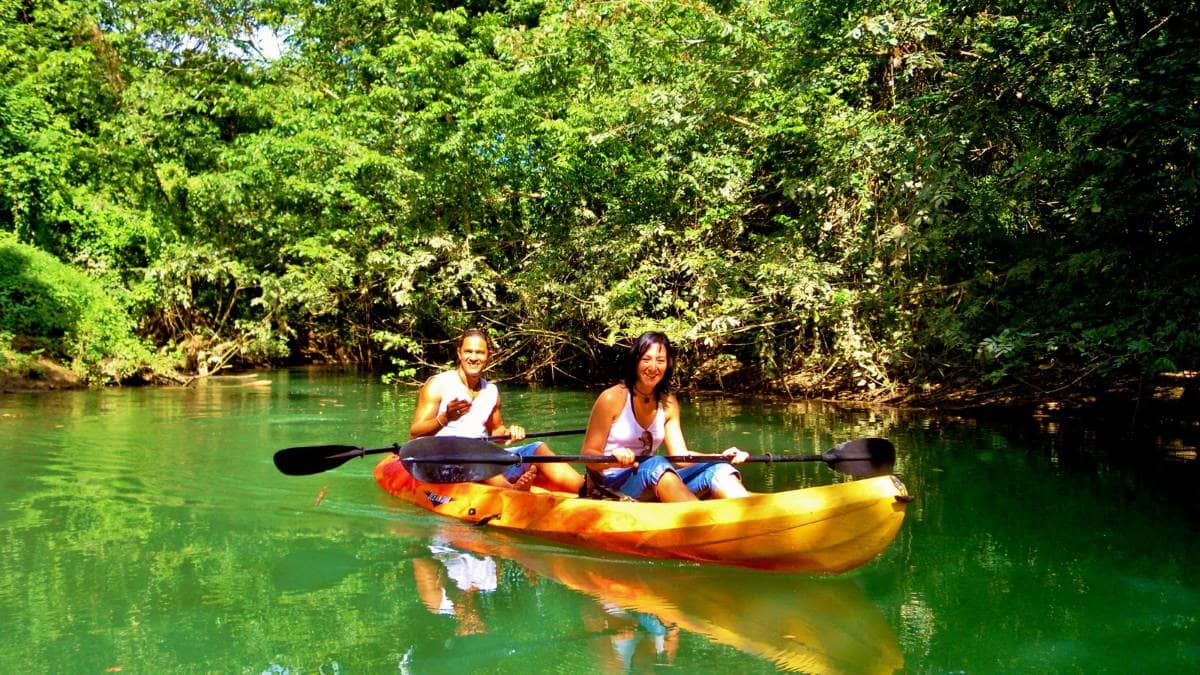 Wie wäre es mit einer Kanufahrt durch den Dschungel? Seavis macht es möglich! Entdeckt die Dominikanische Republik.